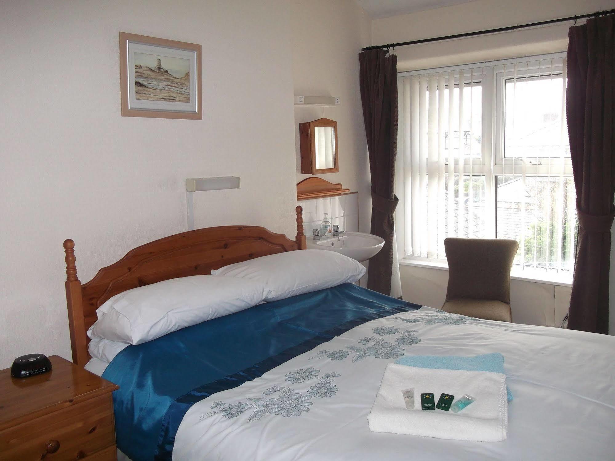Hotel Wavecrest Holyhead Exterior foto